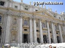 [P38] Porticul Bazilicii San Pietro. În stânga se vede şi o parte din clopotniţă » foto by Costi
 - 
<span class="allrVoted glyphicon glyphicon-heart hidden" id="av48808"></span>
<a class="m-l-10 hidden" id="sv48808" onclick="voting_Foto_DelVot(,48808,10398)" role="button">șterge vot <span class="glyphicon glyphicon-remove"></span></a>
<a id="v948808" class=" c-red"  onclick="voting_Foto_SetVot(48808)" role="button"><span class="glyphicon glyphicon-heart-empty"></span> <b>LIKE</b> = Votează poza</a> <img class="hidden"  id="f48808W9" src="/imagini/loader.gif" border="0" /><span class="AjErrMes hidden" id="e48808ErM"></span>