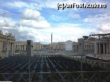[P13] Vatican - vedere spre Piazza San Pietro surprinsă de la intrarea în bazilică » foto by mariana.olaru
 - 
<span class="allrVoted glyphicon glyphicon-heart hidden" id="av274642"></span>
<a class="m-l-10 hidden" id="sv274642" onclick="voting_Foto_DelVot(,274642,10398)" role="button">șterge vot <span class="glyphicon glyphicon-remove"></span></a>
<a id="v9274642" class=" c-red"  onclick="voting_Foto_SetVot(274642)" role="button"><span class="glyphicon glyphicon-heart-empty"></span> <b>LIKE</b> = Votează poza</a> <img class="hidden"  id="f274642W9" src="/imagini/loader.gif" border="0" /><span class="AjErrMes hidden" id="e274642ErM"></span>