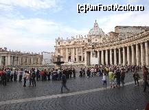 [P05] Vatican - coada de așteptare spre intrarea în Bazilica San Pietro » foto by mariana.olaru
 - 
<span class="allrVoted glyphicon glyphicon-heart hidden" id="av274634"></span>
<a class="m-l-10 hidden" id="sv274634" onclick="voting_Foto_DelVot(,274634,10398)" role="button">șterge vot <span class="glyphicon glyphicon-remove"></span></a>
<a id="v9274634" class=" c-red"  onclick="voting_Foto_SetVot(274634)" role="button"><span class="glyphicon glyphicon-heart-empty"></span> <b>LIKE</b> = Votează poza</a> <img class="hidden"  id="f274634W9" src="/imagini/loader.gif" border="0" /><span class="AjErrMes hidden" id="e274634ErM"></span>