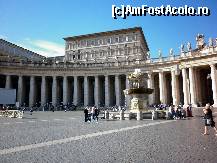 [P08] Vatican,Piazza San Pietro - vedere spre colonada dreaptă și spre apartamentele papale din Palatul apostolic » foto by mariana.olaru
 - 
<span class="allrVoted glyphicon glyphicon-heart hidden" id="av274637"></span>
<a class="m-l-10 hidden" id="sv274637" onclick="voting_Foto_DelVot(,274637,10398)" role="button">șterge vot <span class="glyphicon glyphicon-remove"></span></a>
<a id="v9274637" class=" c-red"  onclick="voting_Foto_SetVot(274637)" role="button"><span class="glyphicon glyphicon-heart-empty"></span> <b>LIKE</b> = Votează poza</a> <img class="hidden"  id="f274637W9" src="/imagini/loader.gif" border="0" /><span class="AjErrMes hidden" id="e274637ErM"></span>