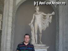 [P60] Apolllo din Belvedere _adică statuia din spatele meu, ca să evităm orice confuzie ;)! » foto by nickro
 - 
<span class="allrVoted glyphicon glyphicon-heart hidden" id="av226504"></span>
<a class="m-l-10 hidden" id="sv226504" onclick="voting_Foto_DelVot(,226504,10398)" role="button">șterge vot <span class="glyphicon glyphicon-remove"></span></a>
<a id="v9226504" class=" c-red"  onclick="voting_Foto_SetVot(226504)" role="button"><span class="glyphicon glyphicon-heart-empty"></span> <b>LIKE</b> = Votează poza</a> <img class="hidden"  id="f226504W9" src="/imagini/loader.gif" border="0" /><span class="AjErrMes hidden" id="e226504ErM"></span>