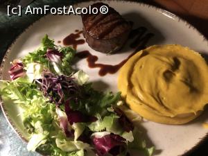 [P22] Restaurant Artegianale - vita de Argentina cu piure de radacinoase » foto by mishu
 - 
<span class="allrVoted glyphicon glyphicon-heart hidden" id="av1282330"></span>
<a class="m-l-10 hidden" id="sv1282330" onclick="voting_Foto_DelVot(,1282330,10418)" role="button">șterge vot <span class="glyphicon glyphicon-remove"></span></a>
<a id="v91282330" class=" c-red"  onclick="voting_Foto_SetVot(1282330)" role="button"><span class="glyphicon glyphicon-heart-empty"></span> <b>LIKE</b> = Votează poza</a> <img class="hidden"  id="f1282330W9" src="/imagini/loader.gif" border="0" /><span class="AjErrMes hidden" id="e1282330ErM"></span>