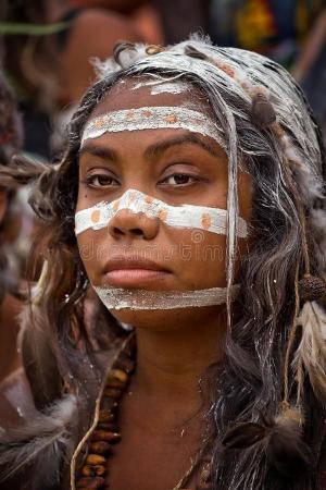 [P08] Femeie aborigen,poză preluată » foto by AZE <span class="label label-default labelC_thin small">NEVOTABILĂ</span>