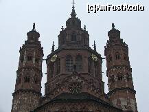 [P15] Domul si turnurile octogonale ale catedralei din Mainz, vazute dinspre vest » foto by argemi*
 - 
<span class="allrVoted glyphicon glyphicon-heart hidden" id="av275572"></span>
<a class="m-l-10 hidden" id="sv275572" onclick="voting_Foto_DelVot(,275572,10598)" role="button">șterge vot <span class="glyphicon glyphicon-remove"></span></a>
<a id="v9275572" class=" c-red"  onclick="voting_Foto_SetVot(275572)" role="button"><span class="glyphicon glyphicon-heart-empty"></span> <b>LIKE</b> = Votează poza</a> <img class="hidden"  id="f275572W9" src="/imagini/loader.gif" border="0" /><span class="AjErrMes hidden" id="e275572ErM"></span>