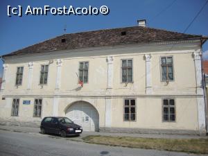 [P03] Ne aflăm în fața clădirii care găzduiește Muzeul ”Tarisznyás Márton” din Gheorgheni.  » foto by Floryn81
 - 
<span class="allrVoted glyphicon glyphicon-heart hidden" id="av807334"></span>
<a class="m-l-10 hidden" id="sv807334" onclick="voting_Foto_DelVot(,807334,10623)" role="button">șterge vot <span class="glyphicon glyphicon-remove"></span></a>
<a id="v9807334" class=" c-red"  onclick="voting_Foto_SetVot(807334)" role="button"><span class="glyphicon glyphicon-heart-empty"></span> <b>LIKE</b> = Votează poza</a> <img class="hidden"  id="f807334W9" src="/imagini/loader.gif" border="0" /><span class="AjErrMes hidden" id="e807334ErM"></span>