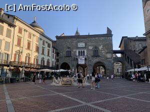 [P60] Bergamo Alta Citta,Piazza Vechio » foto by AZE
 - 
<span class="allrVoted glyphicon glyphicon-heart hidden" id="av1455701"></span>
<a class="m-l-10 hidden" id="sv1455701" onclick="voting_Foto_DelVot(,1455701,10639)" role="button">șterge vot <span class="glyphicon glyphicon-remove"></span></a>
<a id="v91455701" class=" c-red"  onclick="voting_Foto_SetVot(1455701)" role="button"><span class="glyphicon glyphicon-heart-empty"></span> <b>LIKE</b> = Votează poza</a> <img class="hidden"  id="f1455701W9" src="/imagini/loader.gif" border="0" /><span class="AjErrMes hidden" id="e1455701ErM"></span>