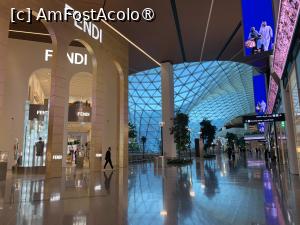 [P07] Hamad Airport » foto by AZE
 - 
<span class="allrVoted glyphicon glyphicon-heart hidden" id="av1456753"></span>
<a class="m-l-10 hidden" id="sv1456753" onclick="voting_Foto_DelVot(,1456753,11020)" role="button">șterge vot <span class="glyphicon glyphicon-remove"></span></a>
<a id="v91456753" class=" c-red"  onclick="voting_Foto_SetVot(1456753)" role="button"><span class="glyphicon glyphicon-heart-empty"></span> <b>LIKE</b> = Votează poza</a> <img class="hidden"  id="f1456753W9" src="/imagini/loader.gif" border="0" /><span class="AjErrMes hidden" id="e1456753ErM"></span>