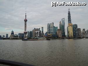 [P27] Shanghai - Downtown Pudong văzut de pe The Bund » foto by ebirsan
 - 
<span class="allrVoted glyphicon glyphicon-heart hidden" id="av475439"></span>
<a class="m-l-10 hidden" id="sv475439" onclick="voting_Foto_DelVot(,475439,11037)" role="button">șterge vot <span class="glyphicon glyphicon-remove"></span></a>
<a id="v9475439" class=" c-red"  onclick="voting_Foto_SetVot(475439)" role="button"><span class="glyphicon glyphicon-heart-empty"></span> <b>LIKE</b> = Votează poza</a> <img class="hidden"  id="f475439W9" src="/imagini/loader.gif" border="0" /><span class="AjErrMes hidden" id="e475439ErM"></span>