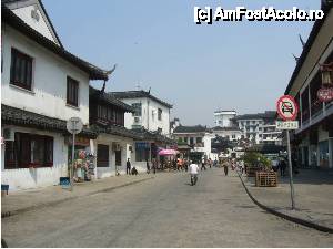 [P01] Zhujiajiao, o localitate traditionala pastrata in stilul vechi » foto by cdiana
 - 
<span class="allrVoted glyphicon glyphicon-heart hidden" id="av477839"></span>
<a class="m-l-10 hidden" id="sv477839" onclick="voting_Foto_DelVot(,477839,11037)" role="button">șterge vot <span class="glyphicon glyphicon-remove"></span></a>
<a id="v9477839" class=" c-red"  onclick="voting_Foto_SetVot(477839)" role="button"><span class="glyphicon glyphicon-heart-empty"></span> <b>LIKE</b> = Votează poza</a> <img class="hidden"  id="f477839W9" src="/imagini/loader.gif" border="0" /><span class="AjErrMes hidden" id="e477839ErM"></span>