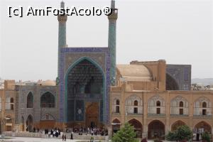 [P17] Isfahan, Moscheea Şahului, Iwanul de la intrare cu două minarete » foto by mprofeanu
 - 
<span class="allrVoted glyphicon glyphicon-heart hidden" id="av934195"></span>
<a class="m-l-10 hidden" id="sv934195" onclick="voting_Foto_DelVot(,934195,11142)" role="button">șterge vot <span class="glyphicon glyphicon-remove"></span></a>
<a id="v9934195" class=" c-red"  onclick="voting_Foto_SetVot(934195)" role="button"><span class="glyphicon glyphicon-heart-empty"></span> <b>LIKE</b> = Votează poza</a> <img class="hidden"  id="f934195W9" src="/imagini/loader.gif" border="0" /><span class="AjErrMes hidden" id="e934195ErM"></span>