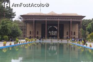 P03 [APR-2017] Isfahan, Palatele Chehelsotoon pe pământ și pe apă, se vede reflexia coloanelor în apă... 