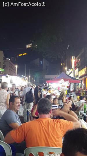 [P23] La masa in Jalan Alor » foto by r-Uca
 - 
<span class="allrVoted glyphicon glyphicon-heart hidden" id="av978943"></span>
<a class="m-l-10 hidden" id="sv978943" onclick="voting_Foto_DelVot(,978943,11217)" role="button">șterge vot <span class="glyphicon glyphicon-remove"></span></a>
<a id="v9978943" class=" c-red"  onclick="voting_Foto_SetVot(978943)" role="button"><span class="glyphicon glyphicon-heart-empty"></span> <b>LIKE</b> = Votează poza</a> <img class="hidden"  id="f978943W9" src="/imagini/loader.gif" border="0" /><span class="AjErrMes hidden" id="e978943ErM"></span>