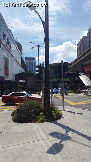 [P01] Prin Bukit Bintang » foto by r-Uca
 - 
<span class="allrVoted glyphicon glyphicon-heart hidden" id="av993517"></span>
<a class="m-l-10 hidden" id="sv993517" onclick="voting_Foto_DelVot(,993517,11217)" role="button">șterge vot <span class="glyphicon glyphicon-remove"></span></a>
<a id="v9993517" class=" c-red"  onclick="voting_Foto_SetVot(993517)" role="button"><span class="glyphicon glyphicon-heart-empty"></span> <b>LIKE</b> = Votează poza</a> <img class="hidden"  id="f993517W9" src="/imagini/loader.gif" border="0" /><span class="AjErrMes hidden" id="e993517ErM"></span>