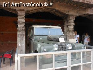 [P51] Kathmandu - Land Rover, jeep-ul regelui Mahendra Bir Bikram Shah  atacat cu bombă în 1962. » foto by iulianic
 - 
<span class="allrVoted glyphicon glyphicon-heart hidden" id="av1469354"></span>
<a class="m-l-10 hidden" id="sv1469354" onclick="voting_Foto_DelVot(,1469354,11367)" role="button">șterge vot <span class="glyphicon glyphicon-remove"></span></a>
<a id="v91469354" class=" c-red"  onclick="voting_Foto_SetVot(1469354)" role="button"><span class="glyphicon glyphicon-heart-empty"></span> <b>LIKE</b> = Votează poza</a> <img class="hidden"  id="f1469354W9" src="/imagini/loader.gif" border="0" /><span class="AjErrMes hidden" id="e1469354ErM"></span>