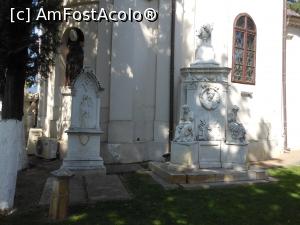 [P24] București - Parcul Plumbuita. Monumente funerare la Biserica Teiul Doamnei Ghika. » foto by iulianic
 - 
<span class="allrVoted glyphicon glyphicon-heart hidden" id="av1366976"></span>
<a class="m-l-10 hidden" id="sv1366976" onclick="voting_Foto_DelVot(,1366976,11447)" role="button">șterge vot <span class="glyphicon glyphicon-remove"></span></a>
<a id="v91366976" class=" c-red"  onclick="voting_Foto_SetVot(1366976)" role="button"><span class="glyphicon glyphicon-heart-empty"></span> <b>LIKE</b> = Votează poza</a> <img class="hidden"  id="f1366976W9" src="/imagini/loader.gif" border="0" /><span class="AjErrMes hidden" id="e1366976ErM"></span>