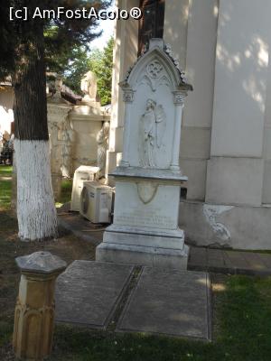 [P26] București - Parcul Plumbuita. Monumente funerare la Biserica Teiul Doamnei Ghika. » foto by iulianic
 - 
<span class="allrVoted glyphicon glyphicon-heart hidden" id="av1366978"></span>
<a class="m-l-10 hidden" id="sv1366978" onclick="voting_Foto_DelVot(,1366978,11447)" role="button">șterge vot <span class="glyphicon glyphicon-remove"></span></a>
<a id="v91366978" class=" c-red"  onclick="voting_Foto_SetVot(1366978)" role="button"><span class="glyphicon glyphicon-heart-empty"></span> <b>LIKE</b> = Votează poza</a> <img class="hidden"  id="f1366978W9" src="/imagini/loader.gif" border="0" /><span class="AjErrMes hidden" id="e1366978ErM"></span>