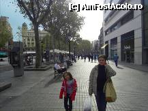 [P19] Dupa ce al lasat bagajul la hotel, am mers in Plaça de Catalunya. Undeva in spate incepe Rambla. De unde luam T2A - Tibibus?? » foto by TraianS
 - 
<span class="allrVoted glyphicon glyphicon-heart hidden" id="av280927"></span>
<a class="m-l-10 hidden" id="sv280927" onclick="voting_Foto_DelVot(,280927,11796)" role="button">șterge vot <span class="glyphicon glyphicon-remove"></span></a>
<a id="v9280927" class=" c-red"  onclick="voting_Foto_SetVot(280927)" role="button"><span class="glyphicon glyphicon-heart-empty"></span> <b>LIKE</b> = Votează poza</a> <img class="hidden"  id="f280927W9" src="/imagini/loader.gif" border="0" /><span class="AjErrMes hidden" id="e280927ErM"></span>