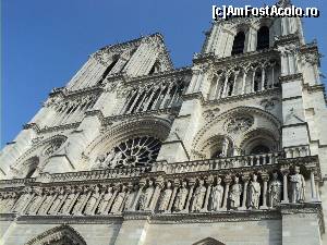 [P02] Paris, Franta. Vizitare Cathedrale Notre Dame de Paris, capodopera a stilului gotic. Deasupra portilor se gaseste asa numita “Galerie des rois”, Galeria Regilor, cu cele 28 de statui care-i reprezinta pe regii Israelului si ai Iudeii. » foto by vega06
 - 
<span class="allrVoted glyphicon glyphicon-heart hidden" id="av571488"></span>
<a class="m-l-10 hidden" id="sv571488" onclick="voting_Foto_DelVot(,571488,11886)" role="button">șterge vot <span class="glyphicon glyphicon-remove"></span></a>
<a id="v9571488" class=" c-red"  onclick="voting_Foto_SetVot(571488)" role="button"><span class="glyphicon glyphicon-heart-empty"></span> <b>LIKE</b> = Votează poza</a> <img class="hidden"  id="f571488W9" src="/imagini/loader.gif" border="0" /><span class="AjErrMes hidden" id="e571488ErM"></span>