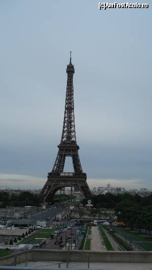 P07 [JUL-2012] Nu că ar avea nevoie de o prezentare: Turnul Eiffel