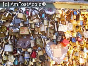 [P14] Ponts des Arts, 2013 » foto by mihaelavoicu
 - 
<span class="allrVoted glyphicon glyphicon-heart hidden" id="av1054518"></span>
<a class="m-l-10 hidden" id="sv1054518" onclick="voting_Foto_DelVot(,1054518,11886)" role="button">șterge vot <span class="glyphicon glyphicon-remove"></span></a>
<a id="v91054518" class=" c-red"  onclick="voting_Foto_SetVot(1054518)" role="button"><span class="glyphicon glyphicon-heart-empty"></span> <b>LIKE</b> = Votează poza</a> <img class="hidden"  id="f1054518W9" src="/imagini/loader.gif" border="0" /><span class="AjErrMes hidden" id="e1054518ErM"></span>