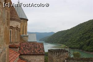 P19 [SEP-2019] Fortăreața Ananuri, Cetatea, Bisericile și Lacul de Acumulare Zhinvali văzute din Turnul Sheupovari