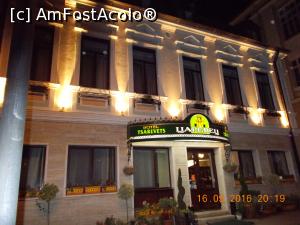 [P01] Hotelul Tsarevets luminat seara.  » foto by elviramvio
 - 
<span class="allrVoted glyphicon glyphicon-heart hidden" id="av791458"></span>
<a class="m-l-10 hidden" id="sv791458" onclick="voting_Foto_DelVot(,791458,12011)" role="button">șterge vot <span class="glyphicon glyphicon-remove"></span></a>
<a id="v9791458" class=" c-red"  onclick="voting_Foto_SetVot(791458)" role="button"><span class="glyphicon glyphicon-heart-empty"></span> <b>LIKE</b> = Votează poza</a> <img class="hidden"  id="f791458W9" src="/imagini/loader.gif" border="0" /><span class="AjErrMes hidden" id="e791458ErM"></span>