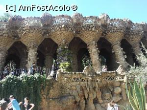 [P09] În parc Guell, spre una din primele terase cu colonade. Florile de primăvară erau în plină explozie și parcul era o încântare » foto by diacrys*
 - 
<span class="allrVoted glyphicon glyphicon-heart hidden" id="av824144"></span>
<a class="m-l-10 hidden" id="sv824144" onclick="voting_Foto_DelVot(,824144,12198)" role="button">șterge vot <span class="glyphicon glyphicon-remove"></span></a>
<a id="v9824144" class=" c-red"  onclick="voting_Foto_SetVot(824144)" role="button"><span class="glyphicon glyphicon-heart-empty"></span> <b>LIKE</b> = Votează poza</a> <img class="hidden"  id="f824144W9" src="/imagini/loader.gif" border="0" /><span class="AjErrMes hidden" id="e824144ErM"></span>