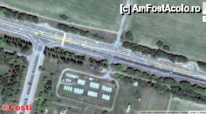 [P01] O imagine din satelit de pe autostrada M03, pe care se văd buclele de întoarcere. Banda albă transversală este o trecere de pietoni! În stânga acesteia, pe partea de sus a autostrăzii, se poate observa staţia de autobuz.  » foto by Costi
 - 
<span class="allrVoted glyphicon glyphicon-heart hidden" id="av455075"></span>
<a class="m-l-10 hidden" id="sv455075" onclick="voting_Foto_DelVot(,455075,12581)" role="button">șterge vot <span class="glyphicon glyphicon-remove"></span></a>
<a id="v9455075" class=" c-red"  onclick="voting_Foto_SetVot(455075)" role="button"><span class="glyphicon glyphicon-heart-empty"></span> <b>LIKE</b> = Votează poza</a> <img class="hidden"  id="f455075W9" src="/imagini/loader.gif" border="0" /><span class="AjErrMes hidden" id="e455075ErM"></span>