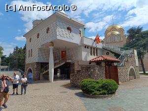 [P35] Skopje, Casa Memorială Maica Tereza, se vede în dreapta și catedrala ortodoxă » foto by mprofeanu
 - 
<span class="allrVoted glyphicon glyphicon-heart hidden" id="av1532594"></span>
<a class="m-l-10 hidden" id="sv1532594" onclick="voting_Foto_DelVot(,1532594,12619)" role="button">șterge vot <span class="glyphicon glyphicon-remove"></span></a>
<a id="v91532594" class=" c-red"  onclick="voting_Foto_SetVot(1532594)" role="button"><span class="glyphicon glyphicon-heart-empty"></span> <b>LIKE</b> = Votează poza</a> <img class="hidden"  id="f1532594W9" src="/imagini/loader.gif" border="0" /><span class="AjErrMes hidden" id="e1532594ErM"></span>