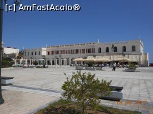 [P08] Zante Town - În Piața Solomos, un loc foarte căutat de turiști.  » foto by iulianic
 - 
<span class="allrVoted glyphicon glyphicon-heart hidden" id="av911233"></span>
<a class="m-l-10 hidden" id="sv911233" onclick="voting_Foto_DelVot(,911233,12676)" role="button">șterge vot <span class="glyphicon glyphicon-remove"></span></a>
<a id="v9911233" class=" c-red"  onclick="voting_Foto_SetVot(911233)" role="button"><span class="glyphicon glyphicon-heart-empty"></span> <b>LIKE</b> = Votează poza</a> <img class="hidden"  id="f911233W9" src="/imagini/loader.gif" border="0" /><span class="AjErrMes hidden" id="e911233ErM"></span>