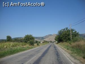 [P16] Am plecat de lângă lacul Iacobdeal şi ne-am îndreptat către localitatea Greci. Vârful Ţuţuiatu se arăta tot mai semeţ în faţa noastră. » foto by Floryn81
 - 
<span class="allrVoted glyphicon glyphicon-heart hidden" id="av910905"></span>
<a class="m-l-10 hidden" id="sv910905" onclick="voting_Foto_DelVot(,910905,12680)" role="button">șterge vot <span class="glyphicon glyphicon-remove"></span></a>
<a id="v9910905" class=" c-red"  onclick="voting_Foto_SetVot(910905)" role="button"><span class="glyphicon glyphicon-heart-empty"></span> <b>LIKE</b> = Votează poza</a> <img class="hidden"  id="f910905W9" src="/imagini/loader.gif" border="0" /><span class="AjErrMes hidden" id="e910905ErM"></span>