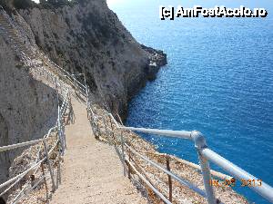 [P04] Lefkada - Porto Katsiki, scările spre punctul de belvedere.  » foto by iulianic
 - 
<span class="allrVoted glyphicon glyphicon-heart hidden" id="av488673"></span>
<a class="m-l-10 hidden" id="sv488673" onclick="voting_Foto_DelVot(,488673,12776)" role="button">șterge vot <span class="glyphicon glyphicon-remove"></span></a>
<a id="v9488673" class=" c-red"  onclick="voting_Foto_SetVot(488673)" role="button"><span class="glyphicon glyphicon-heart-empty"></span> <b>LIKE</b> = Votează poza</a> <img class="hidden"  id="f488673W9" src="/imagini/loader.gif" border="0" /><span class="AjErrMes hidden" id="e488673ErM"></span>