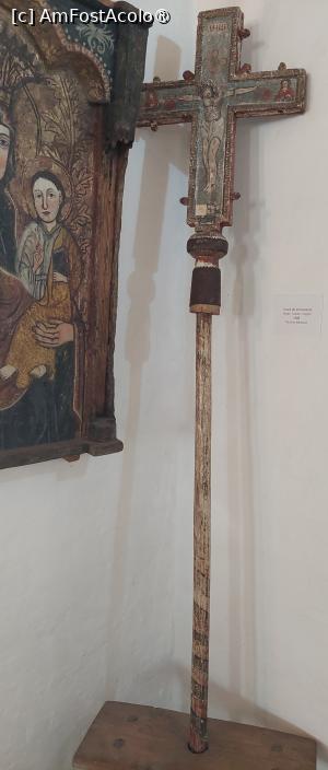[P26] Muzeul mănăstirii: cruce de procesiune (1806) » foto by Carmen Ion
 - 
<span class="allrVoted glyphicon glyphicon-heart hidden" id="av1462694"></span>
<a class="m-l-10 hidden" id="sv1462694" onclick="voting_Foto_DelVot(,1462694,12832)" role="button">șterge vot <span class="glyphicon glyphicon-remove"></span></a>
<a id="v91462694" class=" c-red"  onclick="voting_Foto_SetVot(1462694)" role="button"><span class="glyphicon glyphicon-heart-empty"></span> <b>LIKE</b> = Votează poza</a> <img class="hidden"  id="f1462694W9" src="/imagini/loader.gif" border="0" /><span class="AjErrMes hidden" id="e1462694ErM"></span>