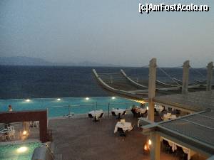 P06 [JUL-2013] Michelangelo Resort & Spa, Kos, Grecia. Aici vedeti restaurantul si acea minunata piscina. 
