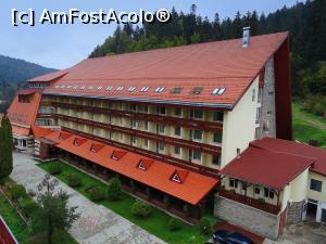 [P25] Hotel Ciucaș, vecinul Hotelului O3zone din Băile Tușnad, văzut de pe balconul de la etajul 3 » foto by mariana.olaru
 - 
<span class="allrVoted glyphicon glyphicon-heart hidden" id="av717586"></span>
<a class="m-l-10 hidden" id="sv717586" onclick="voting_Foto_DelVot(,717586,13168)" role="button">șterge vot <span class="glyphicon glyphicon-remove"></span></a>
<a id="v9717586" class=" c-red"  onclick="voting_Foto_SetVot(717586)" role="button"><span class="glyphicon glyphicon-heart-empty"></span> <b>LIKE</b> = Votează poza</a> <img class="hidden"  id="f717586W9" src="/imagini/loader.gif" border="0" /><span class="AjErrMes hidden" id="e717586ErM"></span>