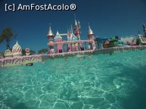 P03 [SEP-2022] Candyland - fericita in piscina cu valuri