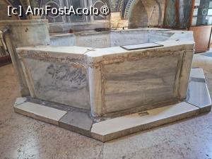 [P52] Baptisteriul Ortodox (Neonian) - vasul baptismal » foto by Carmen Ion
 - 
<span class="allrVoted glyphicon glyphicon-heart hidden" id="av1543819"></span>
<a class="m-l-10 hidden" id="sv1543819" onclick="voting_Foto_DelVot(,1543819,13338)" role="button">șterge vot <span class="glyphicon glyphicon-remove"></span></a>
<a id="v91543819" class=" c-red"  onclick="voting_Foto_SetVot(1543819)" role="button"><span class="glyphicon glyphicon-heart-empty"></span> <b>LIKE</b> = Votează poza</a> <img class="hidden"  id="f1543819W9" src="/imagini/loader.gif" border="0" /><span class="AjErrMes hidden" id="e1543819ErM"></span>