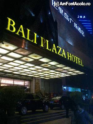 [P28] Hotel Bali, in apropiere de targul de sambata seara!  » foto by Marian Preda
 - 
<span class="allrVoted glyphicon glyphicon-heart hidden" id="av392460"></span>
<a class="m-l-10 hidden" id="sv392460" onclick="voting_Foto_DelVot(,392460,13390)" role="button">șterge vot <span class="glyphicon glyphicon-remove"></span></a>
<a id="v9392460" class=" c-red"  onclick="voting_Foto_SetVot(392460)" role="button"><span class="glyphicon glyphicon-heart-empty"></span> <b>LIKE</b> = Votează poza</a> <img class="hidden"  id="f392460W9" src="/imagini/loader.gif" border="0" /><span class="AjErrMes hidden" id="e392460ErM"></span>