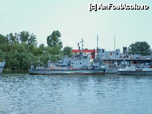 [P126] Imagine surprinsă în timpul croazierei în Delta Dunării, de la bordul navei ”Delta II”: ambarcațiuni militare » foto by mariana.olaru
 - 
<span class="allrVoted glyphicon glyphicon-heart hidden" id="av400881"></span>
<a class="m-l-10 hidden" id="sv400881" onclick="voting_Foto_DelVot(,400881,13626)" role="button">șterge vot <span class="glyphicon glyphicon-remove"></span></a>
<a id="v9400881" class=" c-red"  onclick="voting_Foto_SetVot(400881)" role="button"><span class="glyphicon glyphicon-heart-empty"></span> <b>LIKE</b> = Votează poza</a> <img class="hidden"  id="f400881W9" src="/imagini/loader.gif" border="0" /><span class="AjErrMes hidden" id="e400881ErM"></span>