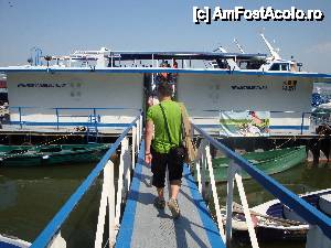 P16 [JUN-2012] Tulcea: pe pasarela de îmbarcare pe nava de croazieră Delta II