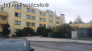 [P01] Lenas West Hotel, Viena, Austria (imgine luată din parcare).  » foto by traian.leuca †
 - 
<span class="allrVoted glyphicon glyphicon-heart hidden" id="av1083157"></span>
<a class="m-l-10 hidden" id="sv1083157" onclick="voting_Foto_DelVot(,1083157,13814)" role="button">șterge vot <span class="glyphicon glyphicon-remove"></span></a>
<a id="v91083157" class=" c-red"  onclick="voting_Foto_SetVot(1083157)" role="button"><span class="glyphicon glyphicon-heart-empty"></span> <b>LIKE</b> = Votează poza</a> <img class="hidden"  id="f1083157W9" src="/imagini/loader.gif" border="0" /><span class="AjErrMes hidden" id="e1083157ErM"></span>