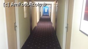 [P11] Holul de intrare în camere la Lenas West Hotel, Viena, Austria.  » foto by traian.leuca †
 - 
<span class="allrVoted glyphicon glyphicon-heart hidden" id="av1083167"></span>
<a class="m-l-10 hidden" id="sv1083167" onclick="voting_Foto_DelVot(,1083167,13814)" role="button">șterge vot <span class="glyphicon glyphicon-remove"></span></a>
<a id="v91083167" class=" c-red"  onclick="voting_Foto_SetVot(1083167)" role="button"><span class="glyphicon glyphicon-heart-empty"></span> <b>LIKE</b> = Votează poza</a> <img class="hidden"  id="f1083167W9" src="/imagini/loader.gif" border="0" /><span class="AjErrMes hidden" id="e1083167ErM"></span>