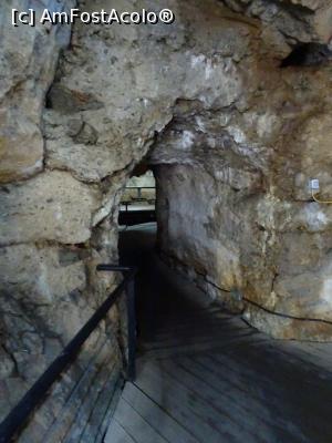 [P16] În aceea minivacanță gorjenească am văzut totuși locul comorii - peștera de la Tismana unde a fost adăpostit tezaurul României în cel de-al Doilea Război Mondial (https://amfostacolo.ro/impresii9.php?iid=82448&d=manastirea-tismana--tismana-gj&ForceWeb=1). » foto by tata123 🔱
 - 
<span class="allrVoted glyphicon glyphicon-heart hidden" id="av1156406"></span>
<a class="m-l-10 hidden" id="sv1156406" onclick="voting_Foto_DelVot(,1156406,13826)" role="button">șterge vot <span class="glyphicon glyphicon-remove"></span></a>
<a id="v91156406" class=" c-red"  onclick="voting_Foto_SetVot(1156406)" role="button"><span class="glyphicon glyphicon-heart-empty"></span> <b>LIKE</b> = Votează poza</a> <img class="hidden"  id="f1156406W9" src="/imagini/loader.gif" border="0" /><span class="AjErrMes hidden" id="e1156406ErM"></span>
