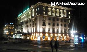 [P03] Hotelul era frumos luminat seara, vedere din Nedelya Square partea dreaptă.  » foto by Nasshu
 - 
<span class="allrVoted glyphicon glyphicon-heart hidden" id="av411875"></span>
<a class="m-l-10 hidden" id="sv411875" onclick="voting_Foto_DelVot(,411875,13853)" role="button">șterge vot <span class="glyphicon glyphicon-remove"></span></a>
<a id="v9411875" class=" c-red"  onclick="voting_Foto_SetVot(411875)" role="button"><span class="glyphicon glyphicon-heart-empty"></span> <b>LIKE</b> = Votează poza</a> <img class="hidden"  id="f411875W9" src="/imagini/loader.gif" border="0" /><span class="AjErrMes hidden" id="e411875ErM"></span>