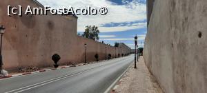 [P48] Meknès, Printre ziduri pe Bulevardul Bab Marrah, în stânga zidul de nord al Medinei, în dreapta zidul Palatului Regal » foto by mprofeanu
 - 
<span class="allrVoted glyphicon glyphicon-heart hidden" id="av1470637"></span>
<a class="m-l-10 hidden" id="sv1470637" onclick="voting_Foto_DelVot(,1470637,13898)" role="button">șterge vot <span class="glyphicon glyphicon-remove"></span></a>
<a id="v91470637" class=" c-red"  onclick="voting_Foto_SetVot(1470637)" role="button"><span class="glyphicon glyphicon-heart-empty"></span> <b>LIKE</b> = Votează poza</a> <img class="hidden"  id="f1470637W9" src="/imagini/loader.gif" border="0" /><span class="AjErrMes hidden" id="e1470637ErM"></span>