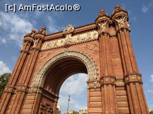 [P28] Barcelona și Arcul de Triumf.  » foto by maryka
 - 
<span class="allrVoted glyphicon glyphicon-heart hidden" id="av1110700"></span>
<a class="m-l-10 hidden" id="sv1110700" onclick="voting_Foto_DelVot(,1110700,14066)" role="button">șterge vot <span class="glyphicon glyphicon-remove"></span></a>
<a id="v91110700" class=" c-red"  onclick="voting_Foto_SetVot(1110700)" role="button"><span class="glyphicon glyphicon-heart-empty"></span> <b>LIKE</b> = Votează poza</a> <img class="hidden"  id="f1110700W9" src="/imagini/loader.gif" border="0" /><span class="AjErrMes hidden" id="e1110700ErM"></span>