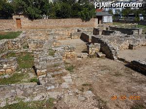 [P42] Sarandë - Sinagoga şi Basilica Onhezmi, ruine.  » foto by iulianic
 - 
<span class="allrVoted glyphicon glyphicon-heart hidden" id="av687823"></span>
<a class="m-l-10 hidden" id="sv687823" onclick="voting_Foto_DelVot(,687823,14195)" role="button">șterge vot <span class="glyphicon glyphicon-remove"></span></a>
<a id="v9687823" class=" c-red"  onclick="voting_Foto_SetVot(687823)" role="button"><span class="glyphicon glyphicon-heart-empty"></span> <b>LIKE</b> = Votează poza</a> <img class="hidden"  id="f687823W9" src="/imagini/loader.gif" border="0" /><span class="AjErrMes hidden" id="e687823ErM"></span>