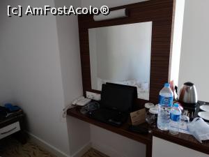 [P13] Semnal WI-FI doar acolo si pe balcon. Semnal bun la receptie » foto by sdragos24
 - 
<span class="allrVoted glyphicon glyphicon-heart hidden" id="av933599"></span>
<a class="m-l-10 hidden" id="sv933599" onclick="voting_Foto_DelVot(,933599,14245)" role="button">șterge vot <span class="glyphicon glyphicon-remove"></span></a>
<a id="v9933599" class=" c-red"  onclick="voting_Foto_SetVot(933599)" role="button"><span class="glyphicon glyphicon-heart-empty"></span> <b>LIKE</b> = Votează poza</a> <img class="hidden"  id="f933599W9" src="/imagini/loader.gif" border="0" /><span class="AjErrMes hidden" id="e933599ErM"></span>