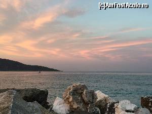 [P03] seara in thassos » foto by Dan&Ema
 - 
<span class="allrVoted glyphicon glyphicon-heart hidden" id="av670718"></span>
<a class="m-l-10 hidden" id="sv670718" onclick="voting_Foto_DelVot(,670718,14421)" role="button">șterge vot <span class="glyphicon glyphicon-remove"></span></a>
<a id="v9670718" class=" c-red"  onclick="voting_Foto_SetVot(670718)" role="button"><span class="glyphicon glyphicon-heart-empty"></span> <b>LIKE</b> = Votează poza</a> <img class="hidden"  id="f670718W9" src="/imagini/loader.gif" border="0" /><span class="AjErrMes hidden" id="e670718ErM"></span>
