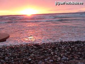 [P34] pietre, mare, valuri, soare si culorile diminetii » foto by Dan&Ema
 - 
<span class="allrVoted glyphicon glyphicon-heart hidden" id="av670878"></span>
<a class="m-l-10 hidden" id="sv670878" onclick="voting_Foto_DelVot(,670878,14421)" role="button">șterge vot <span class="glyphicon glyphicon-remove"></span></a>
<a id="v9670878" class=" c-red"  onclick="voting_Foto_SetVot(670878)" role="button"><span class="glyphicon glyphicon-heart-empty"></span> <b>LIKE</b> = Votează poza</a> <img class="hidden"  id="f670878W9" src="/imagini/loader.gif" border="0" /><span class="AjErrMes hidden" id="e670878ErM"></span>